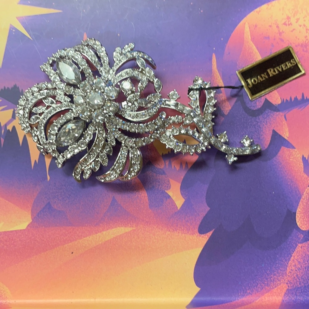 Beautiful hard to find ..Joan Rivers brooch
